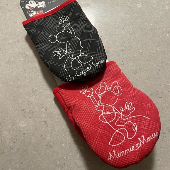 Disney Mickey & Minnie Mouse, His & Hers Mini Oven Mitts - NWT - Picture 5 of 5